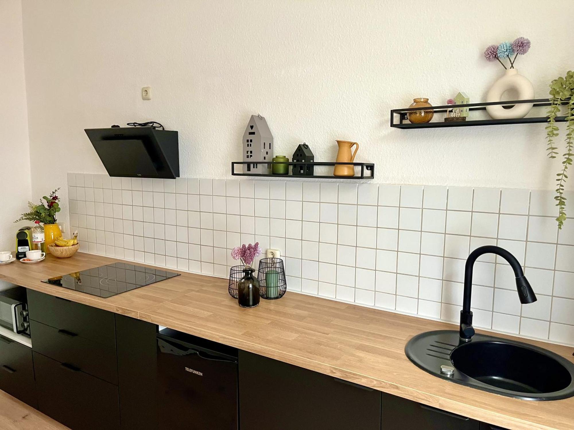 Endless: Studio Mit Netflix + Workstation Im Zentrum Schwerin  Extérieur photo