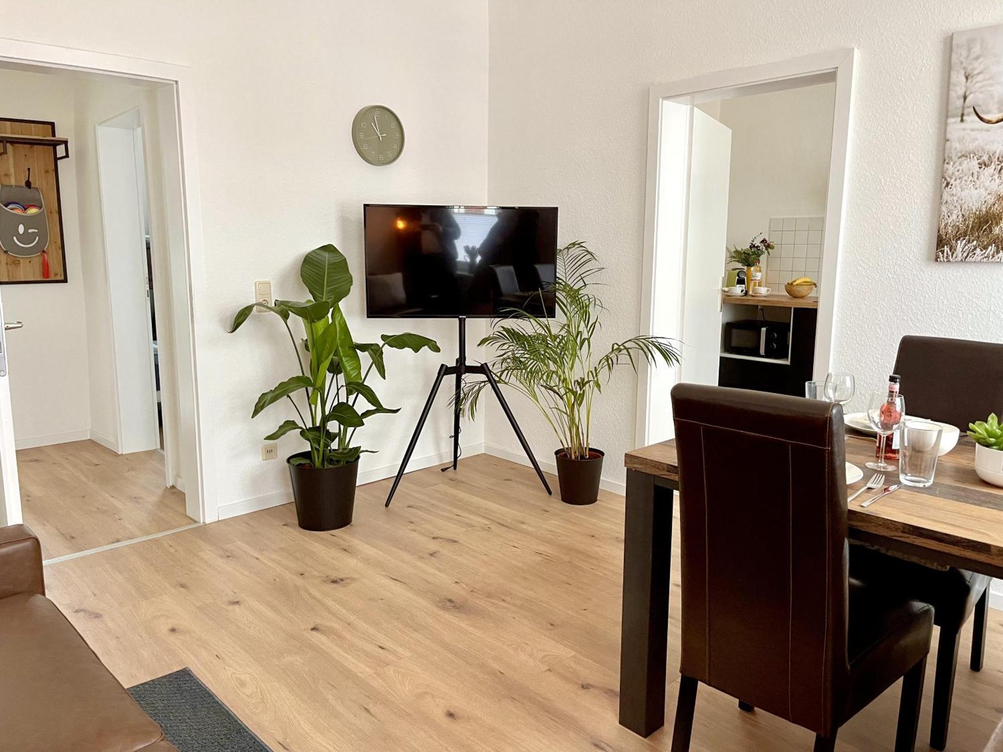 Endless: Studio Mit Netflix + Workstation Im Zentrum Schwerin  Extérieur photo