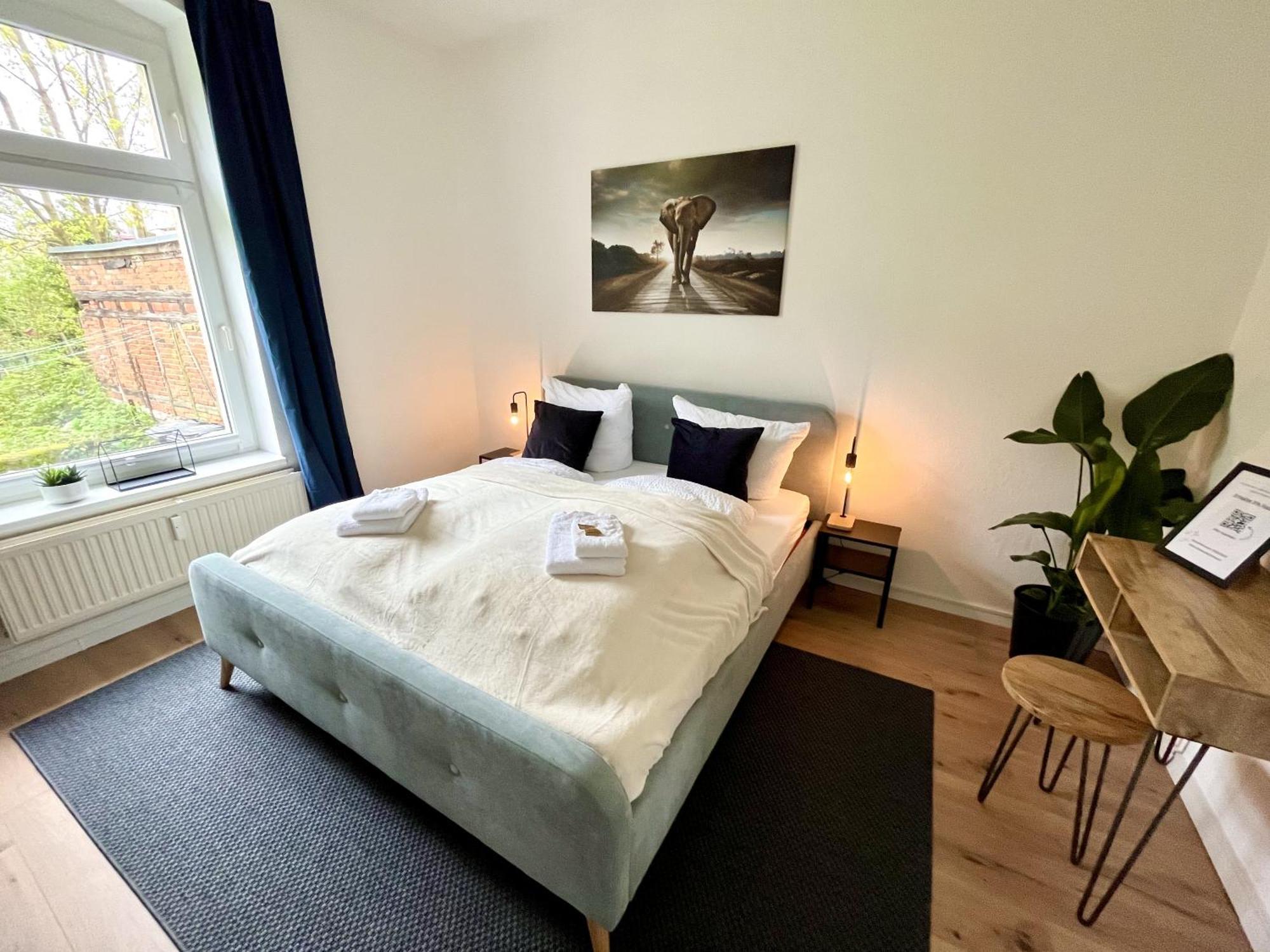 Endless: Studio Mit Netflix + Workstation Im Zentrum Schwerin  Extérieur photo